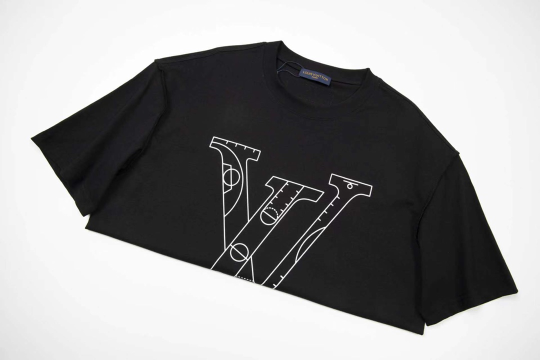 【LOUIS VUITTON】ルイヴィトン 半袖Tシャツ 男女兼用、ご好評に付き再入荷！