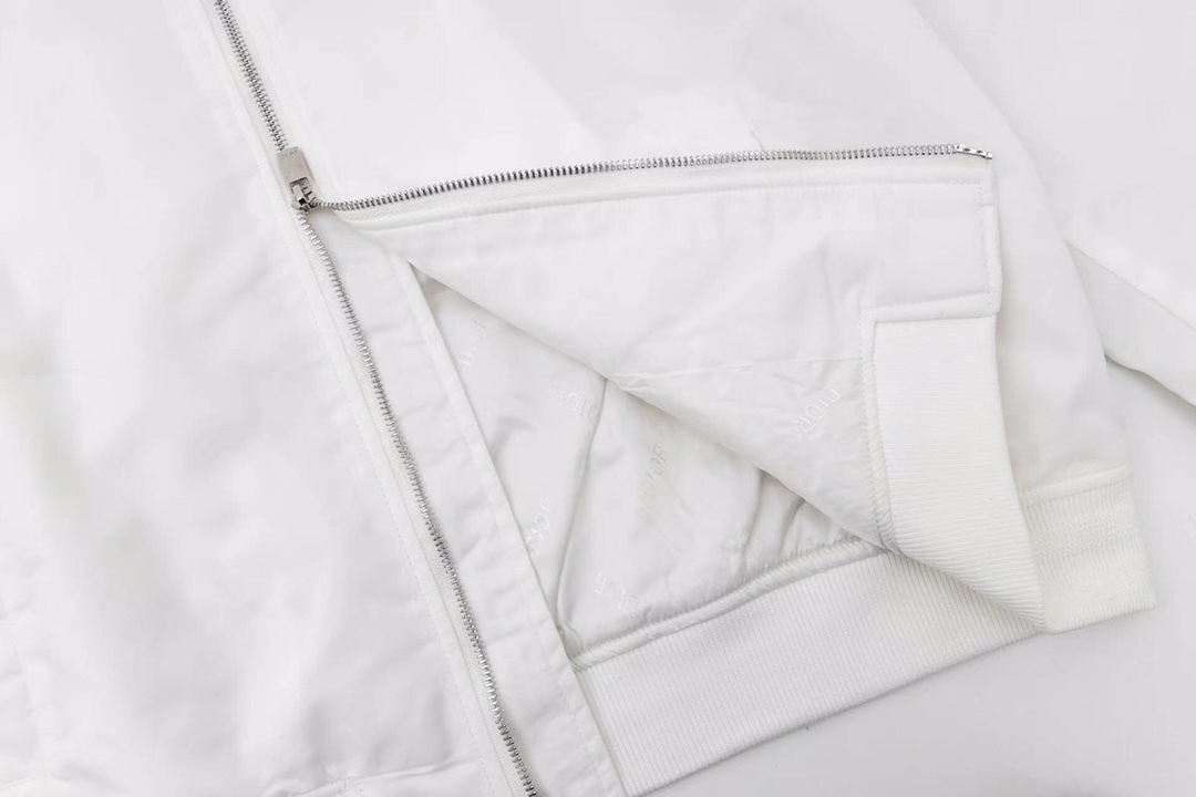 【DIOR公式旗艦店】ディオール ジャケット 綿入り ご好評に付き再入荷！