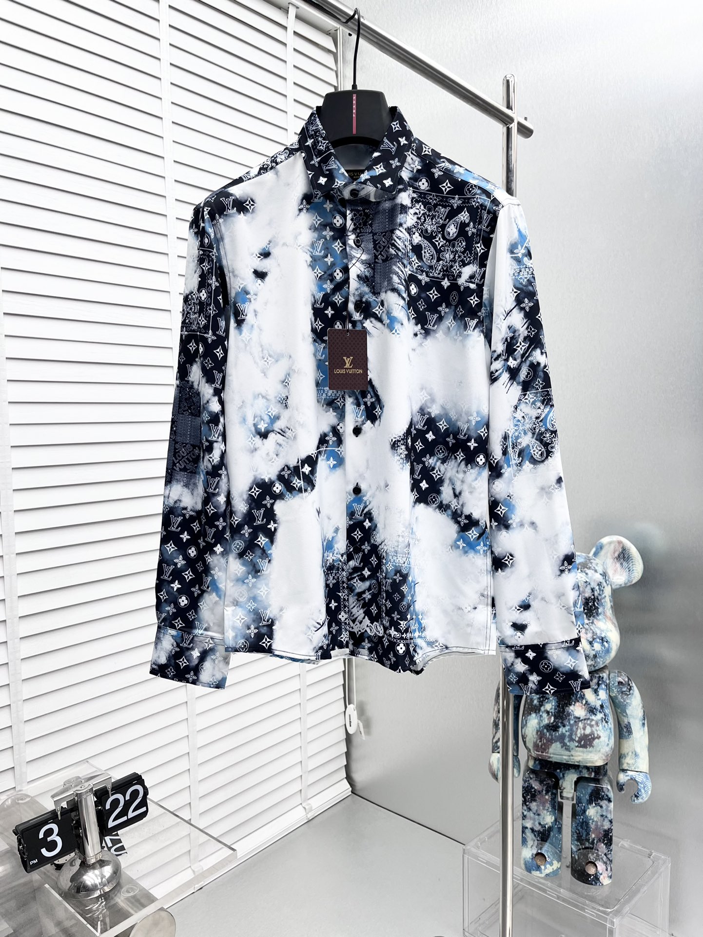 【Louis Vuitton 】（ルイヴィトン）長袖シャツ、ご好評に付き再入荷！