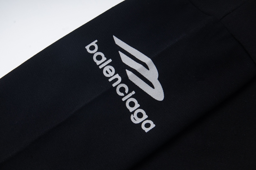 【BALENCIAGA】V ネック長袖 T シャツ