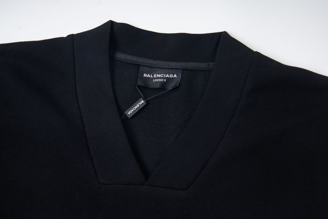 【BALENCIAGA】V ネック長袖 T シャツ