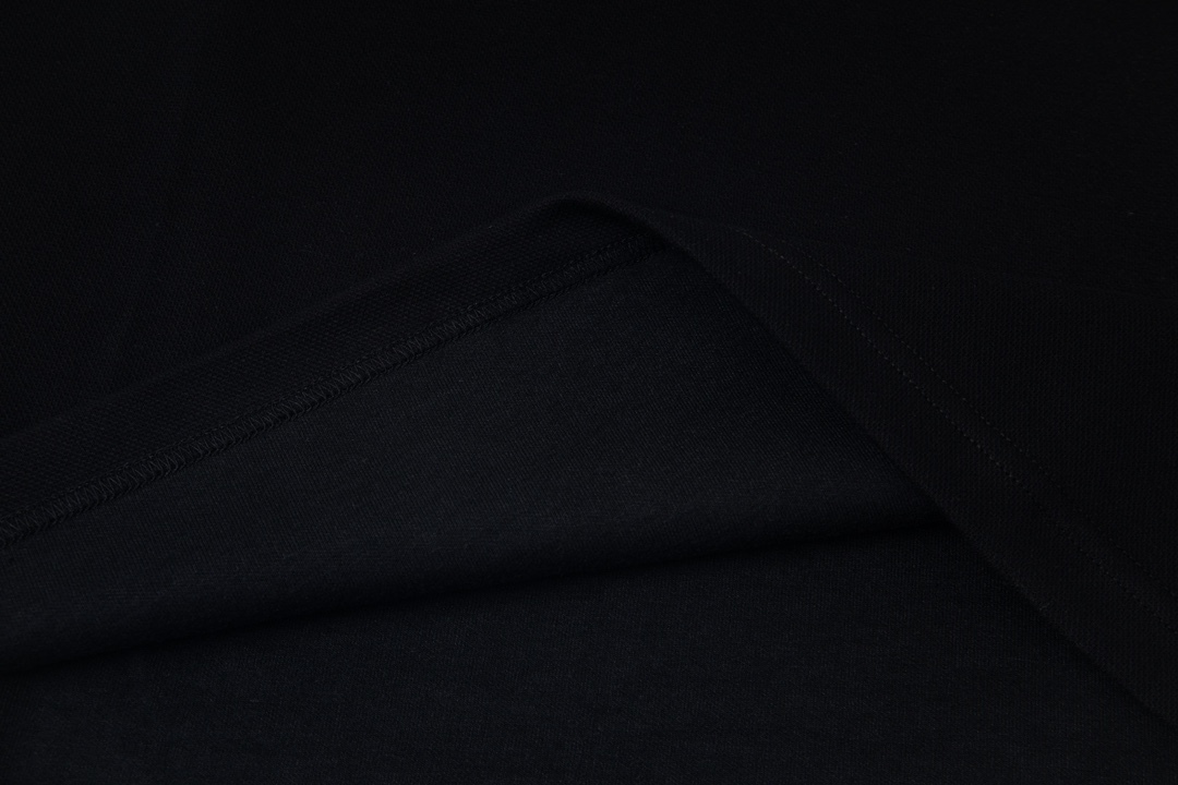 【BALENCIAGA】V ネック長袖 T シャツ