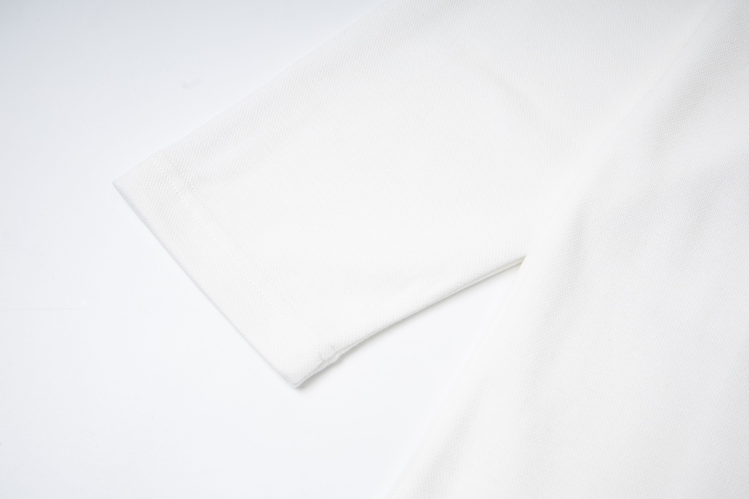【BALENCIAGA】V ネック長袖 T シャツ