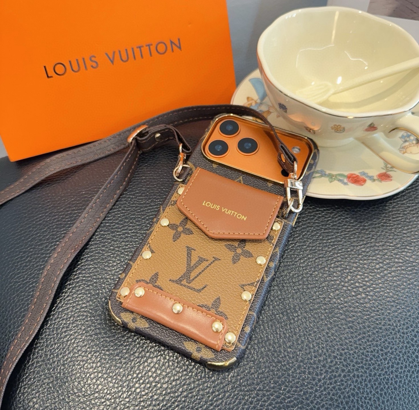 LOUIS VUITTON ルイヴィトン スマホケース iPhoneシリーズに適しています