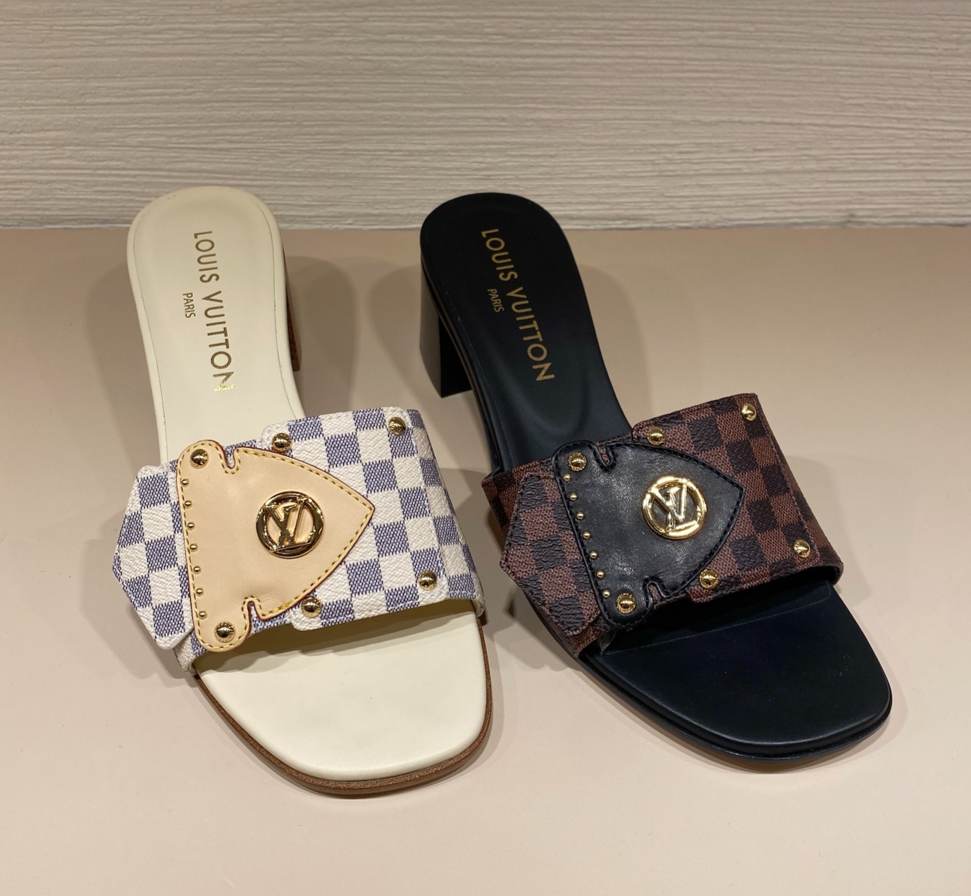お洒落な足元に♪ Louis Vuitton フレーム ミュール サンダル
