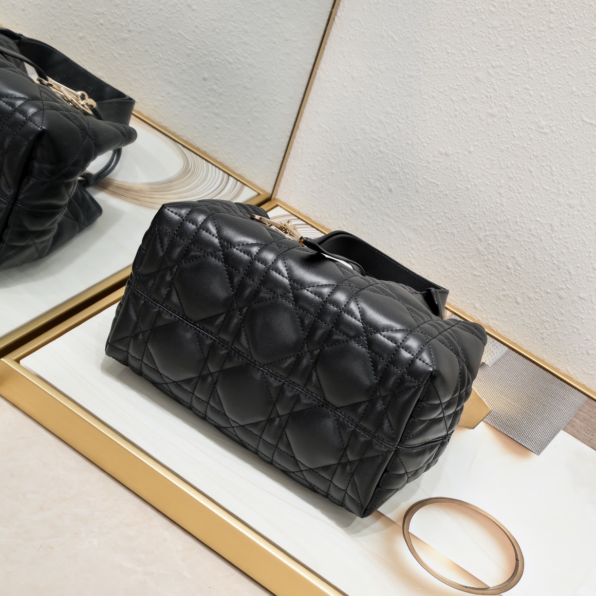 【DIOR公式 旗艦店】（ディオール）Toujoursハンドバッグ 23*15*15cm-BRAND OFF