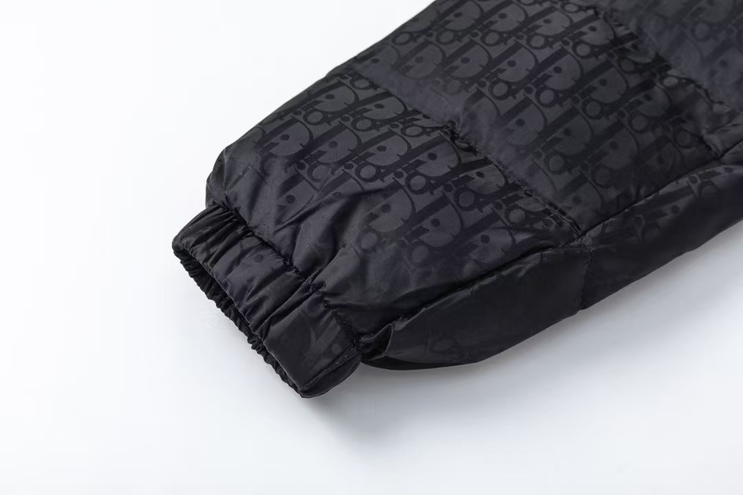 【DIOR公式 旗艦店】（ディオール ） ダウンジャケット、ご好評に付き再入荷！-BRAND OFF