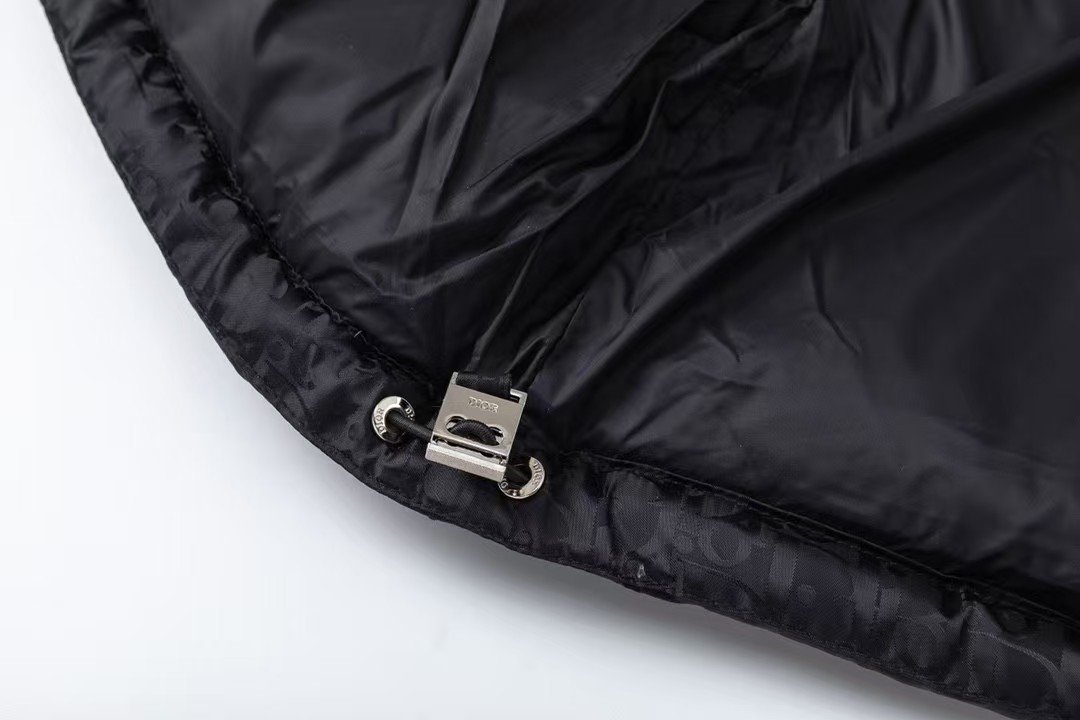 【DIOR公式 旗艦店】（ディオール ） ダウンジャケット、ご好評に付き再入荷！-BRAND OFF