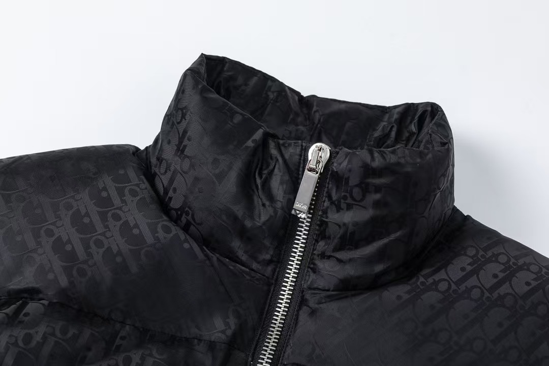 【DIOR公式 旗艦店】（ディオール ） ダウンジャケット、ご好評に付き再入荷！-BRAND OFF