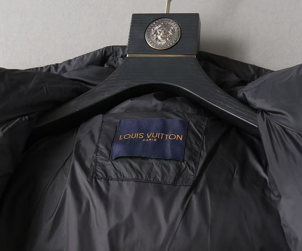 【LOUIS VUITTON公式旗艦店】【全国送料無料】ダウンジャケット-BRAND OFF