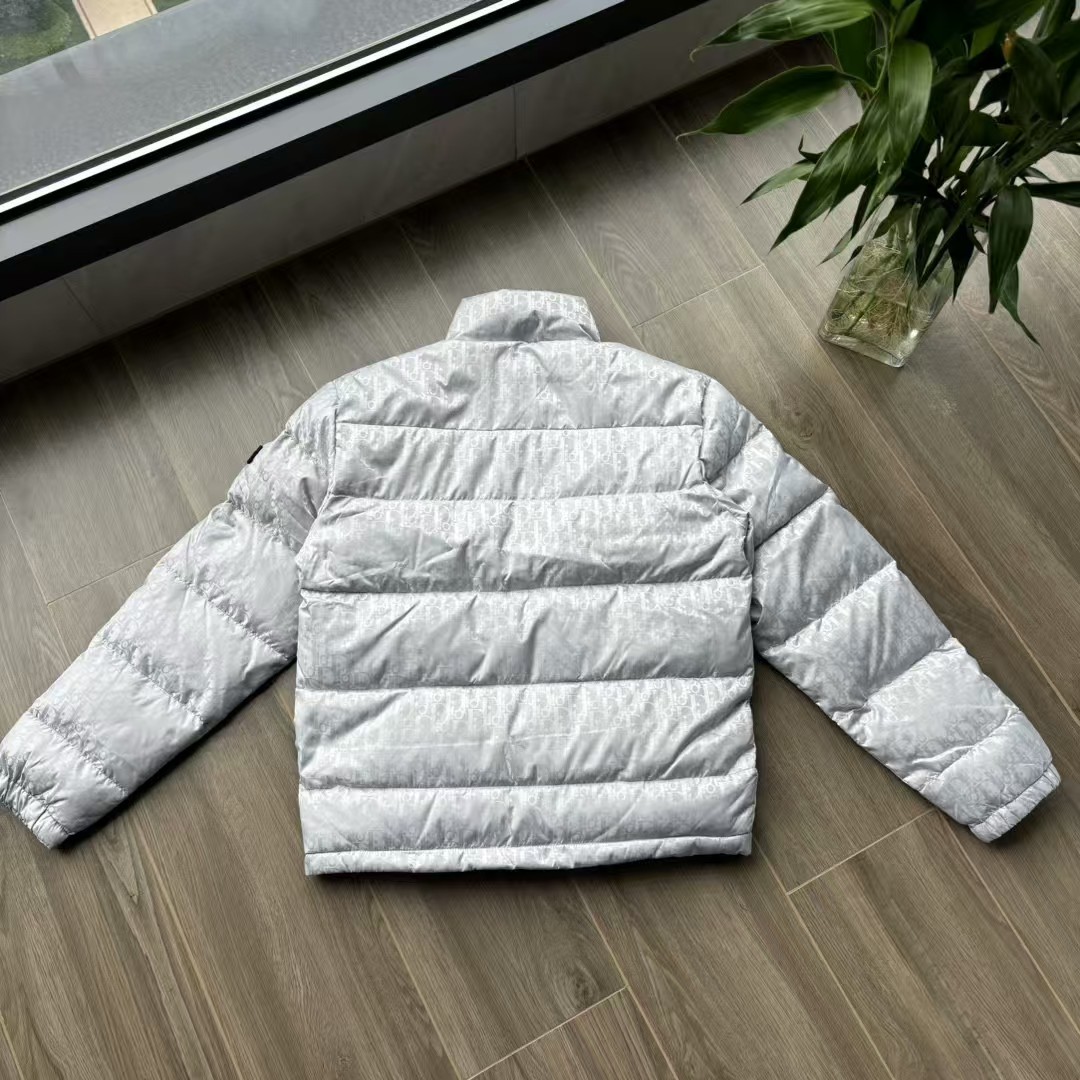 【DIOR公式 旗艦店】（ディオール ） ダウンジャケット、ご好評に付き再入荷！-BRAND OFF