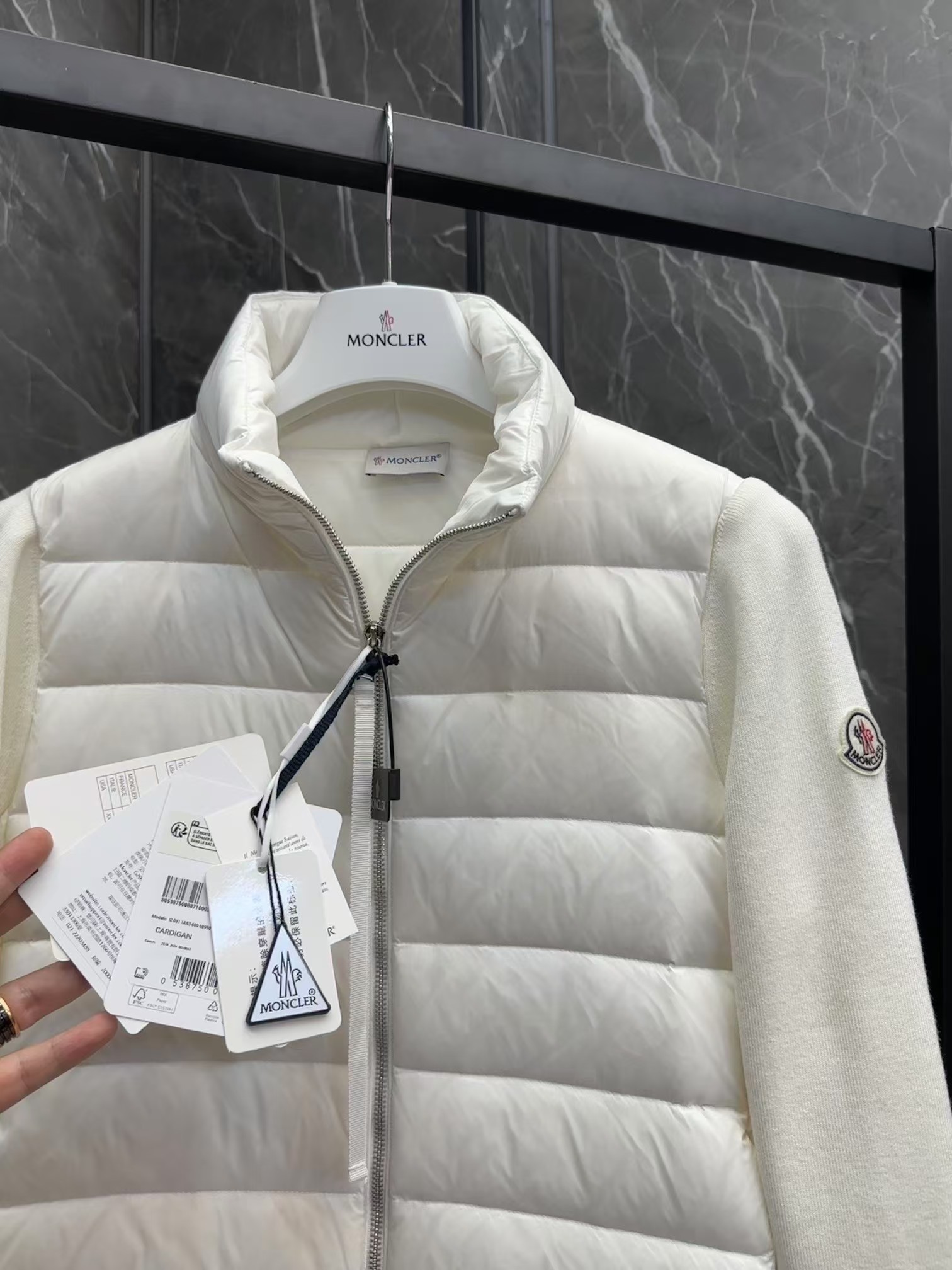 【MONCLER全国送料無料】新作数量限定予行販売モンクレールダウンジャケット-BRAND OFF