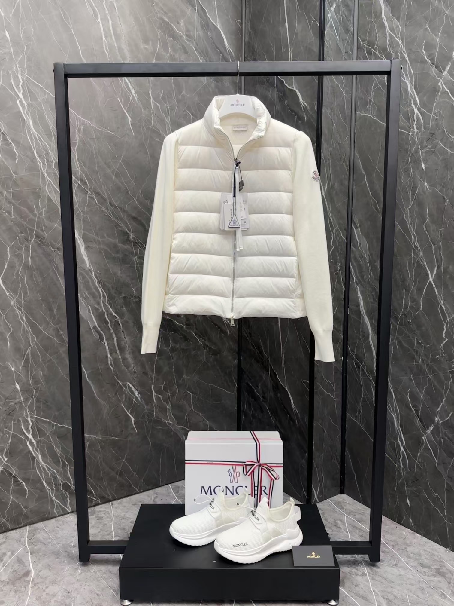 【MONCLER全国送料無料】新作数量限定予行販売モンクレールダウンジャケット-BRAND OFF