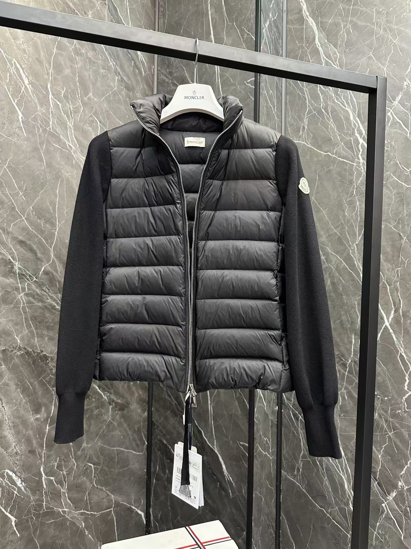 【MONCLER全国送料無料】新作数量限定予行販売モンクレールダウンジャケット-BRAND OFF