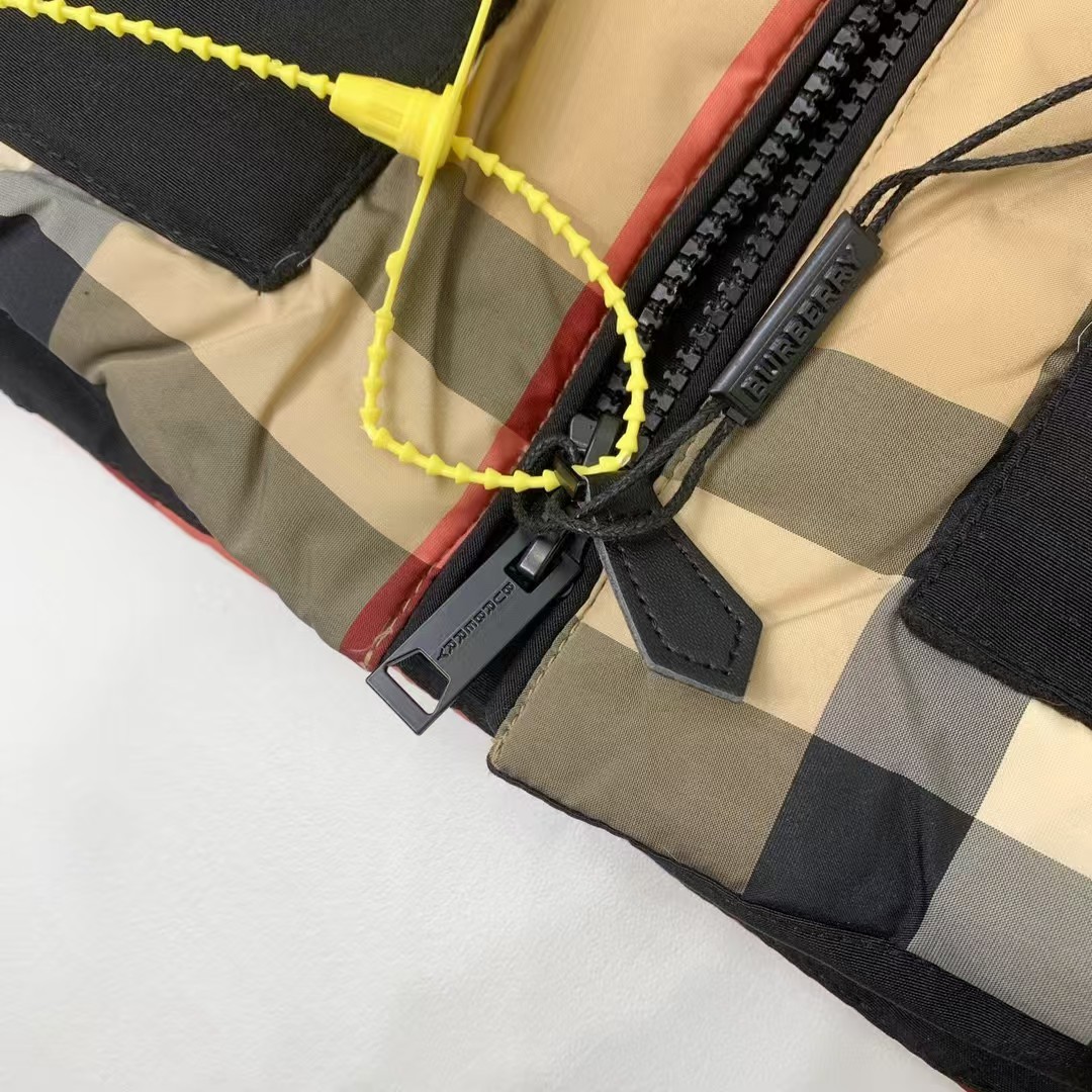 【BUREERRY公式 旗艦店】（バーバリー）ダウンジャケット、ご好評に付き再入荷！！-BRAND OFF