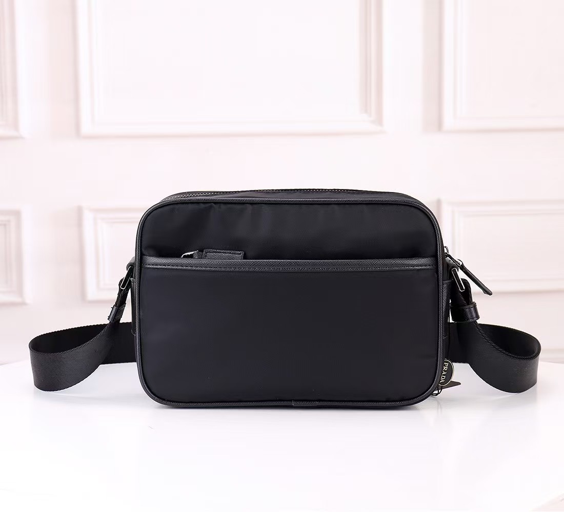 【PRADA 公式旗艦店】プラダ  当日出荷 好評に付き再入荷！23*16*7CM-BRAND OFF