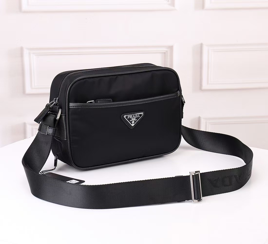 【PRADA 公式旗艦店】プラダ  当日出荷 好評に付き再入荷！23*16*7CM-BRAND OFF