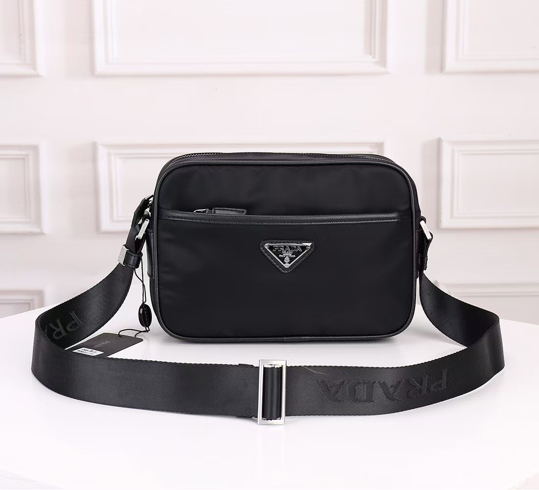 【PRADA 公式旗艦店】プラダ  当日出荷 好評に付き再入荷！23*16*7CM-BRAND OFF