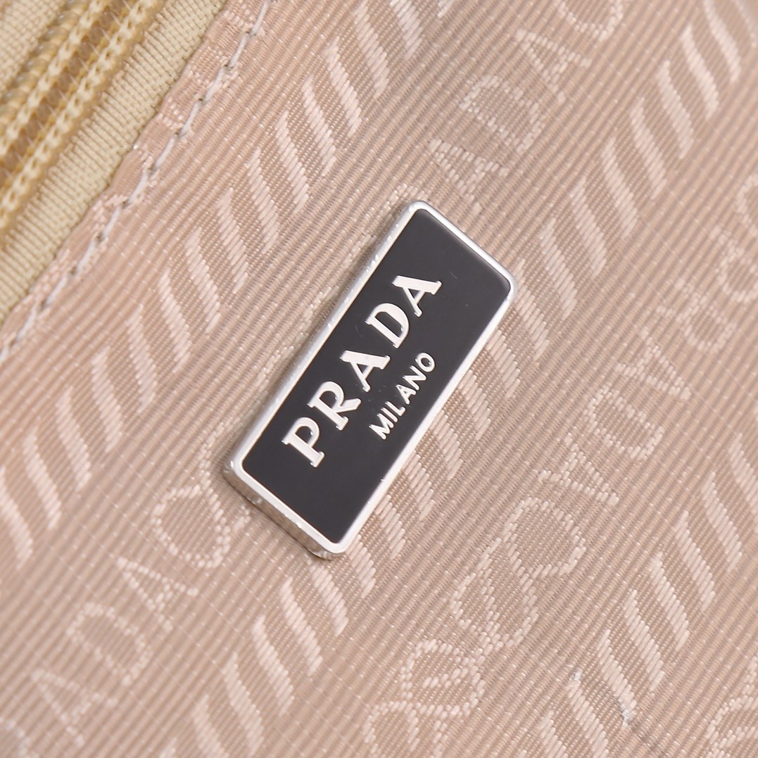 【PRADA旗艦店】プラダ わら編みバッグ 23*22CM-BRAND OFF