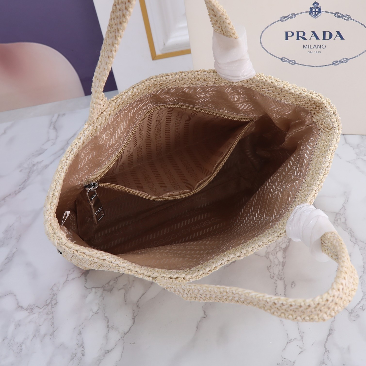 【PRADA旗艦店】プラダ わら編みバッグ 23*22CM-BRAND OFF