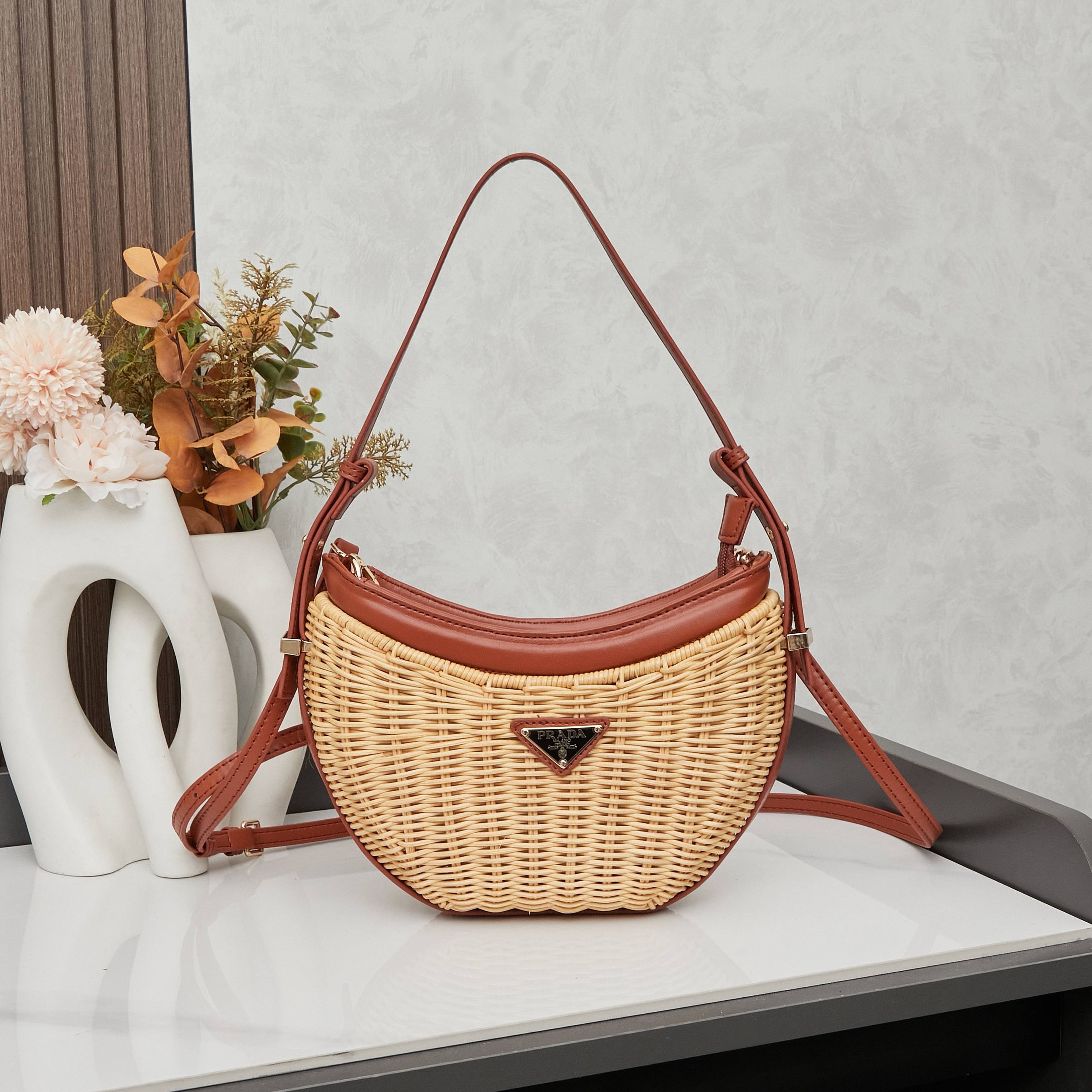 【PRADA旗艦店】プラダ 編みバッグ ハンドバッグ 25*15*7CM-BRAND OFF