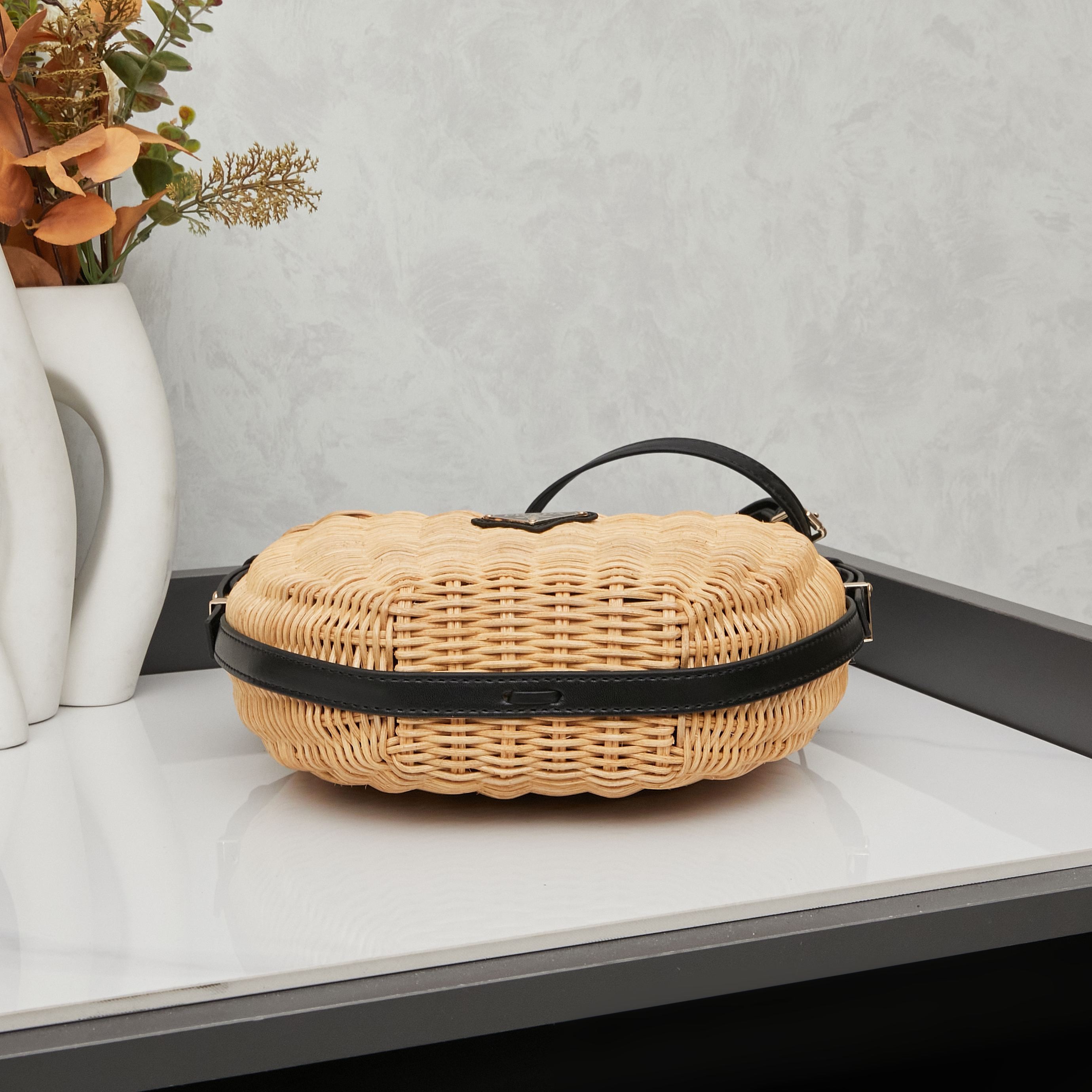 【PRADA旗艦店】プラダ 編みバッグ ハンドバッグ 25*15*7CM-BRAND OFF