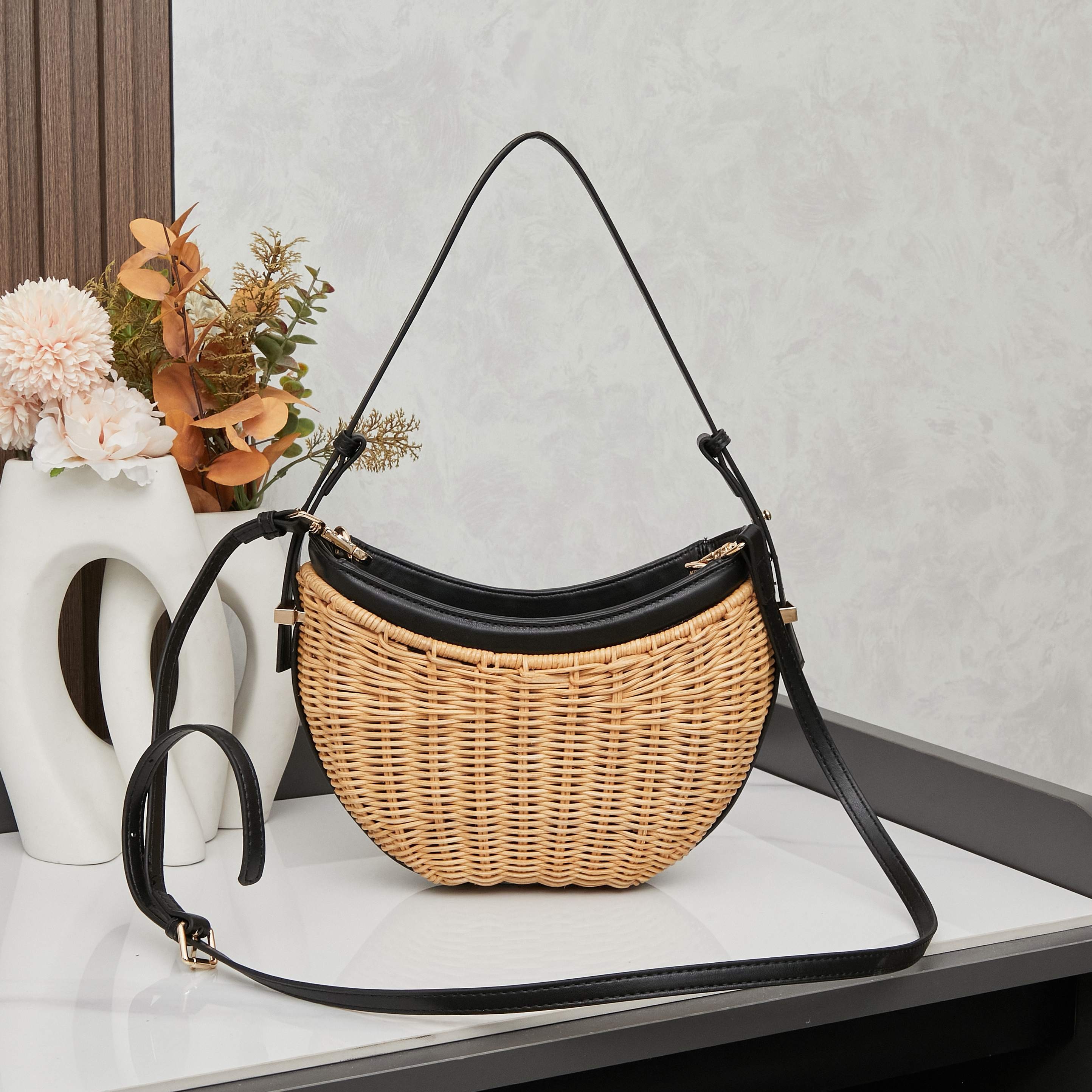 【PRADA旗艦店】プラダ 編みバッグ ハンドバッグ 25*15*7CM-BRAND OFF
