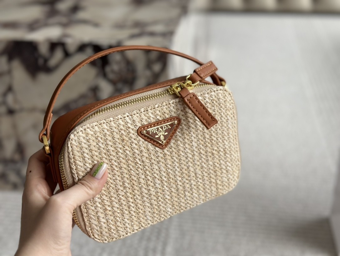 【PRADA旗艦店】プラダ わら編みバッグ カメラバッグ 18*12CM-BRAND OFF