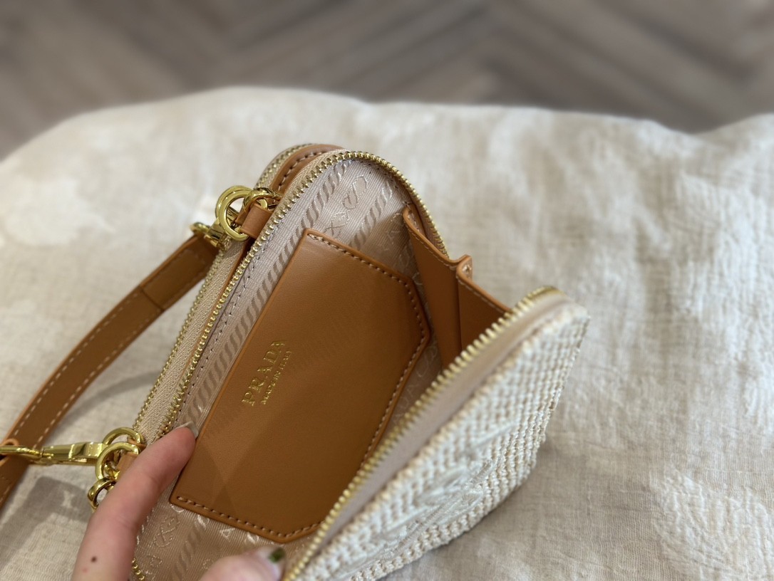 【PRADA旗艦店】プラダ わら編みバッグ クロスボディバッグ 19*13CM-BRAND OFF