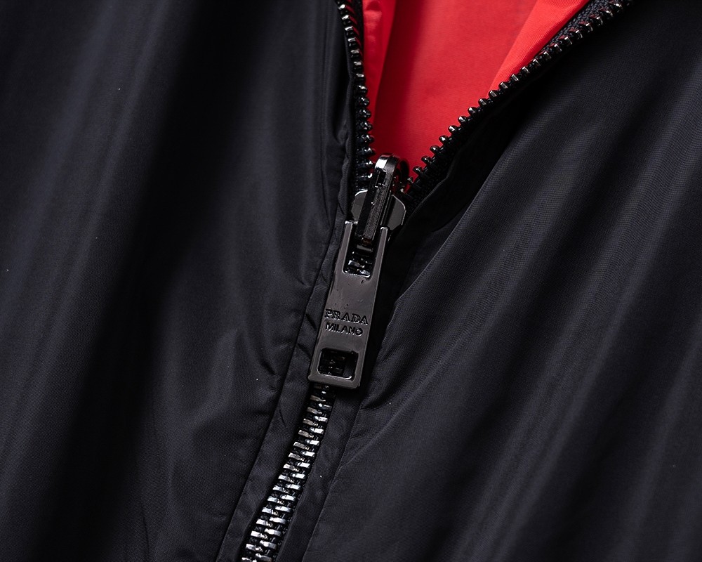 【PRADA旗艦店】プラダ リバーシブルジャケット ご好評に付き再入荷！-BRAND OFF
