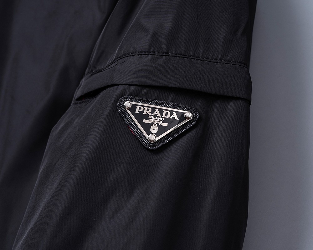 【PRADA旗艦店】プラダ リバーシブルジャケット ご好評に付き再入荷！-BRAND OFF