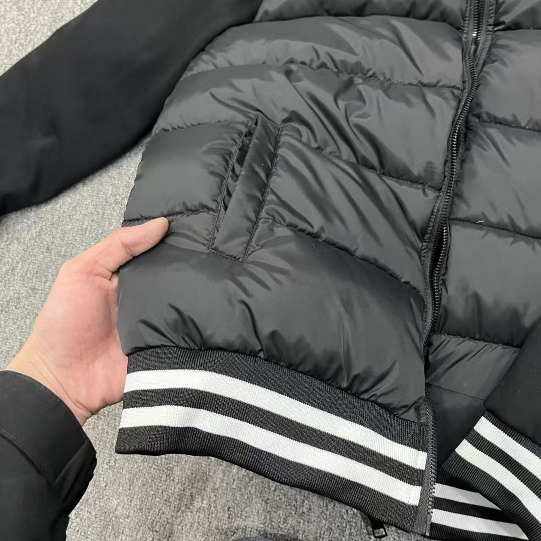 【MONCLER 公式旗艦店】（モンクレール）ニットのダウンジャケット-BRAND OFF
