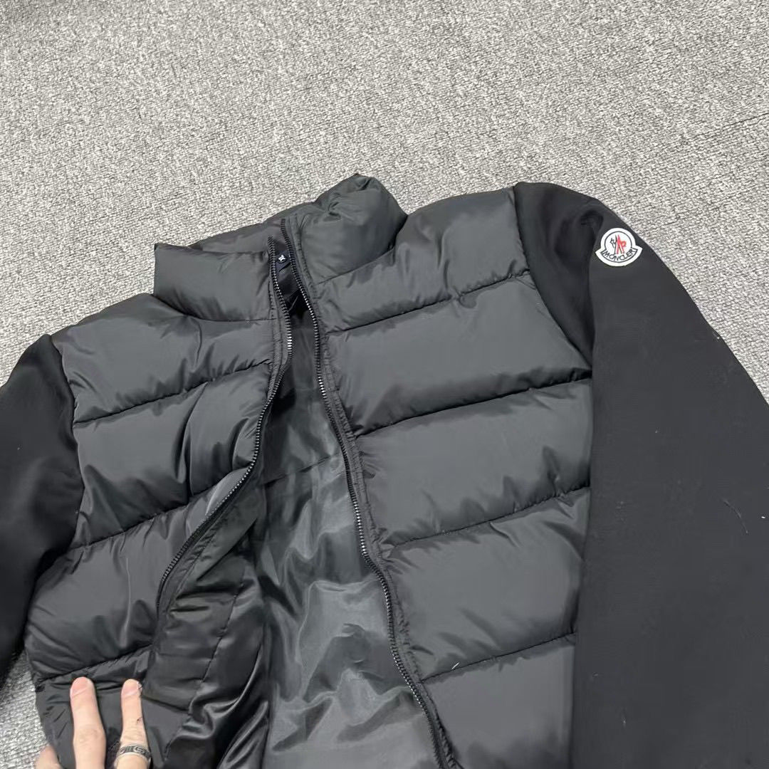 【MONCLER 公式旗艦店】（モンクレール）ニットのダウンジャケット-BRAND OFF