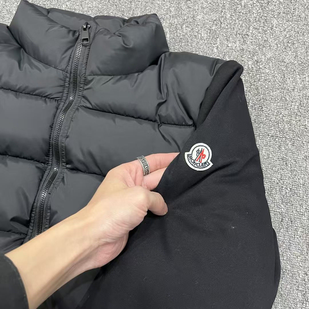 【MONCLER 公式旗艦店】（モンクレール）ニットのダウンジャケット-BRAND OFF