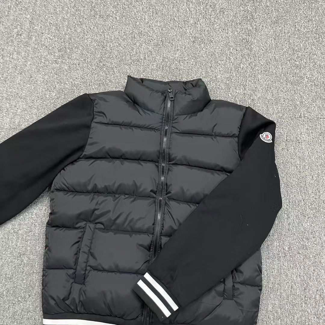 【MONCLER 公式旗艦店】（モンクレール）ニットのダウンジャケット-BRAND OFF