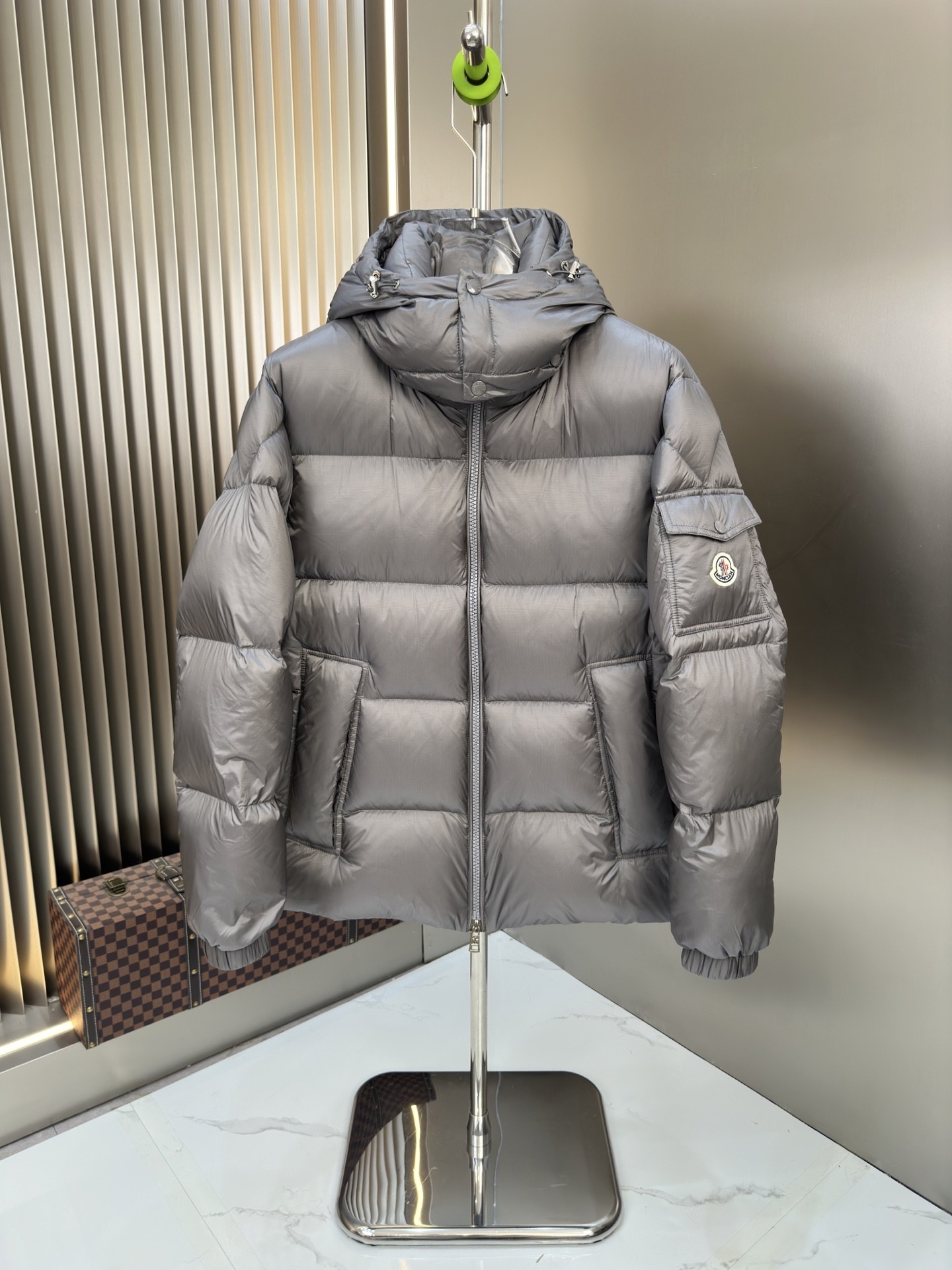 【MONCLER 公式旗艦店】モンクレール ダウンジャケット ご好評に付き再入荷！-BRAND OFF