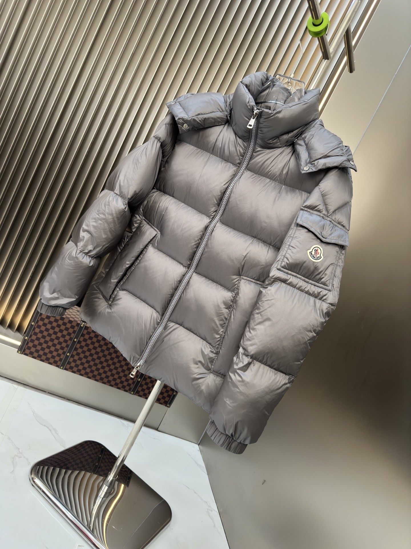 【MONCLER 公式旗艦店】モンクレール ダウンジャケット ご好評に付き再入荷！-BRAND OFF