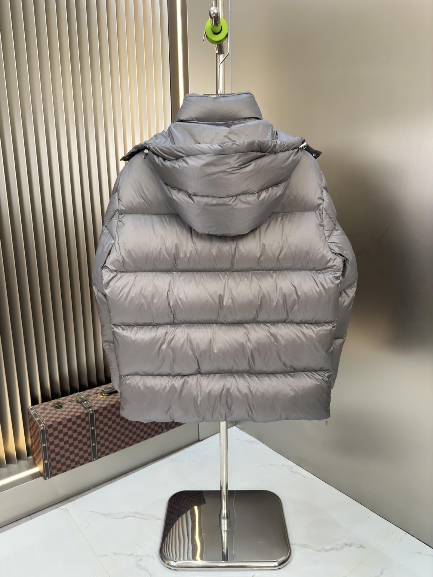 【MONCLER 公式旗艦店】モンクレール ダウンジャケット ご好評に付き再入荷！-BRAND OFF
