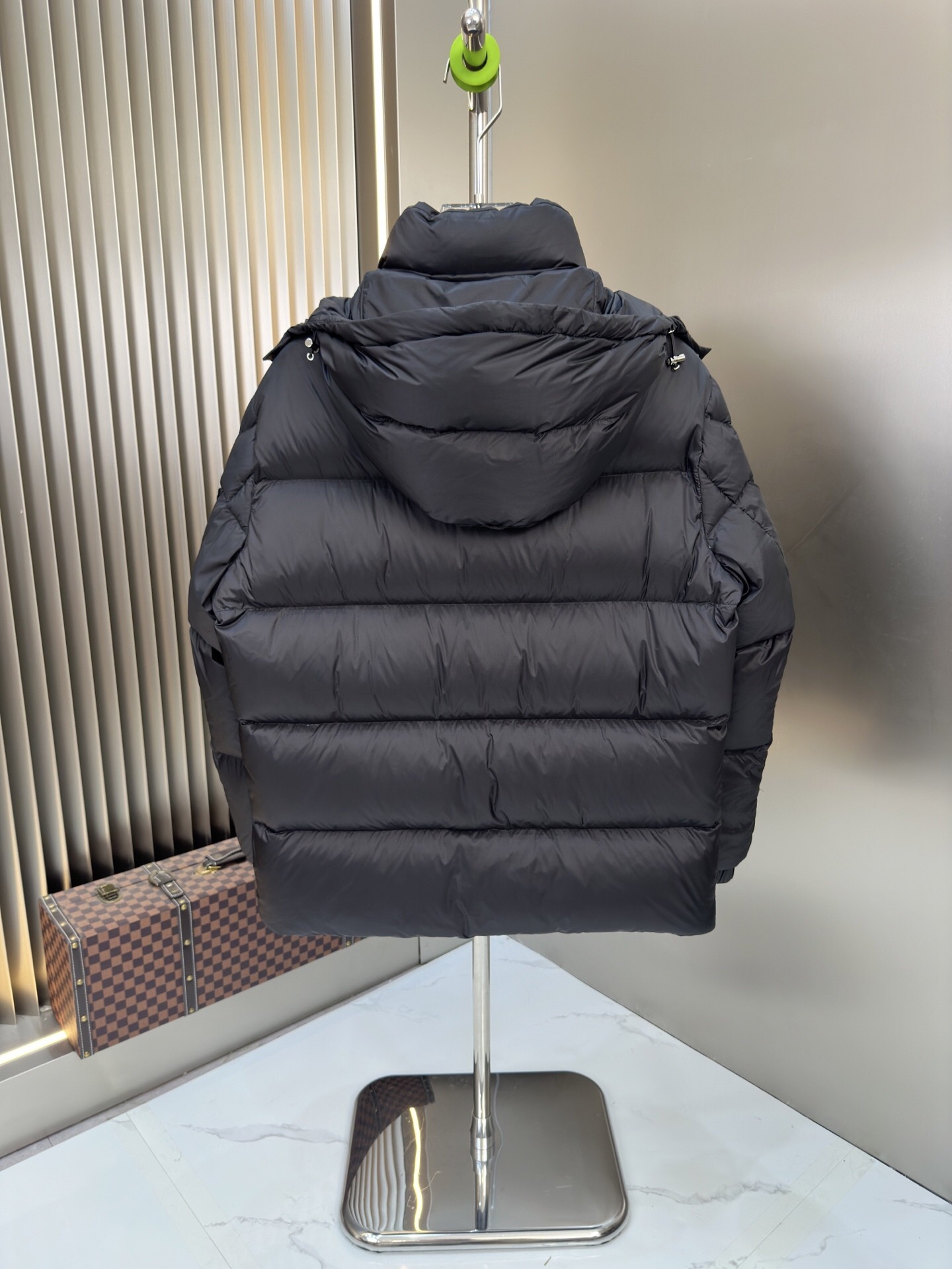 【MONCLER 公式旗艦店】モンクレール ダウンジャケット ご好評に付き再入荷！-BRAND OFF