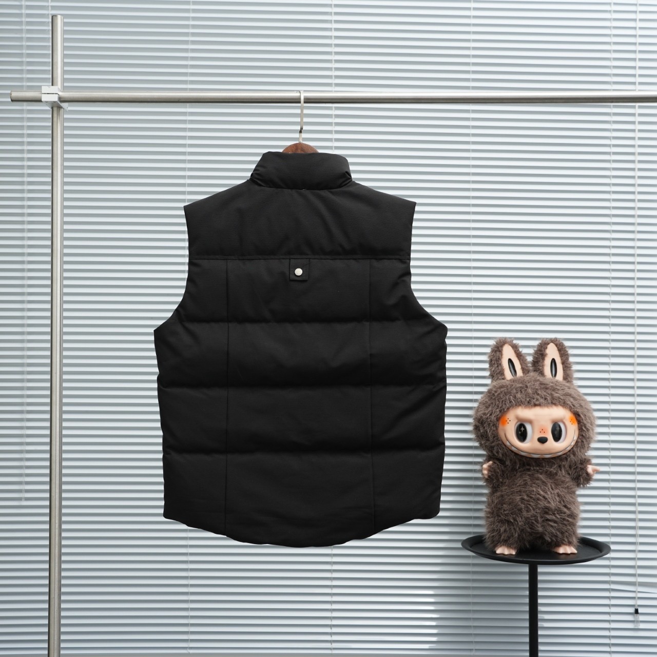 【MOOSE KNUCKLES 公式旗艦店】ダウンベスト ご好評に付き再入荷！-BRAND OFF