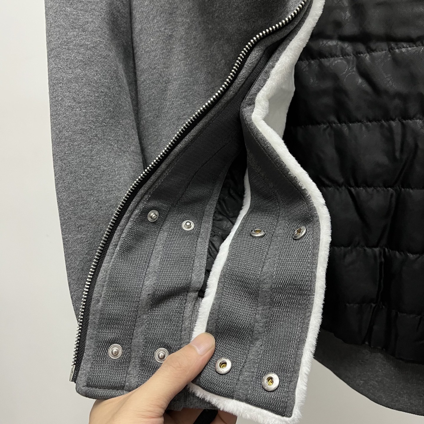 【MOOSE KNUCKLES 公式旗艦店】ラムウールのコート ご好評に付き再入荷！-BRAND OFF