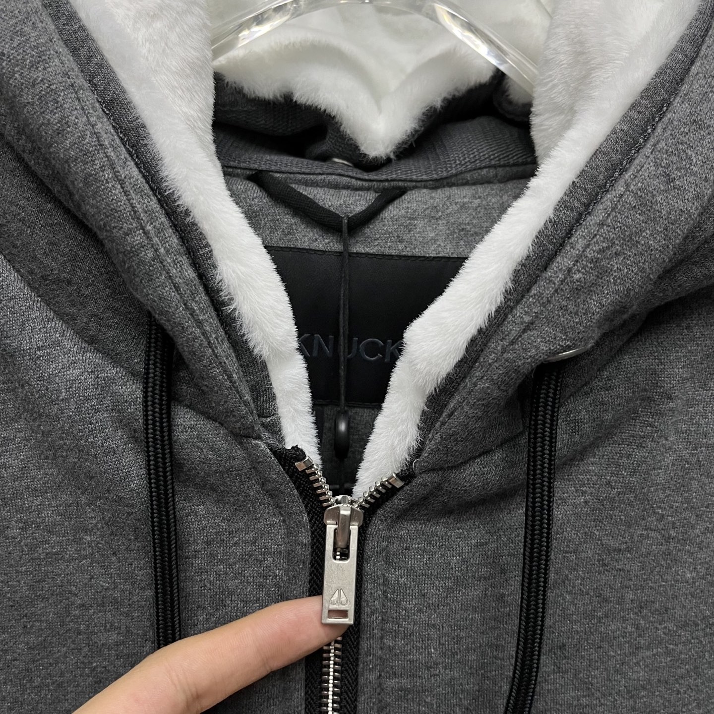 【MOOSE KNUCKLES 公式旗艦店】ラムウールのコート ご好評に付き再入荷！-BRAND OFF