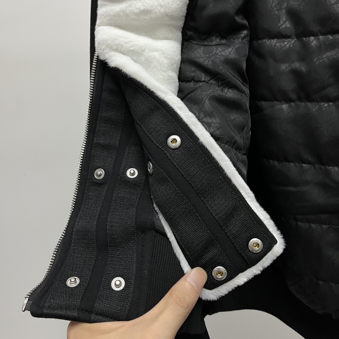 【MOOSE KNUCKLES 公式旗艦店】ラムウールのコート ご好評に付き再入荷！-BRAND OFF