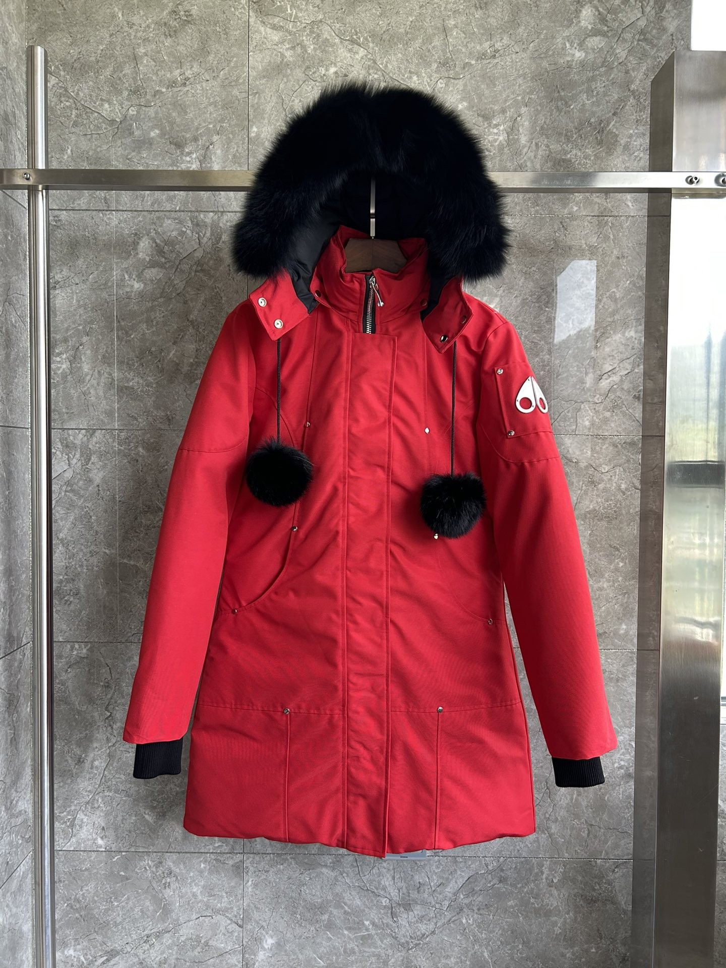 【MOOSE KNUCKLES 公式旗艦店】レディース ロングダウンジャケット ご好評に付き再入荷！-BRAND OFF