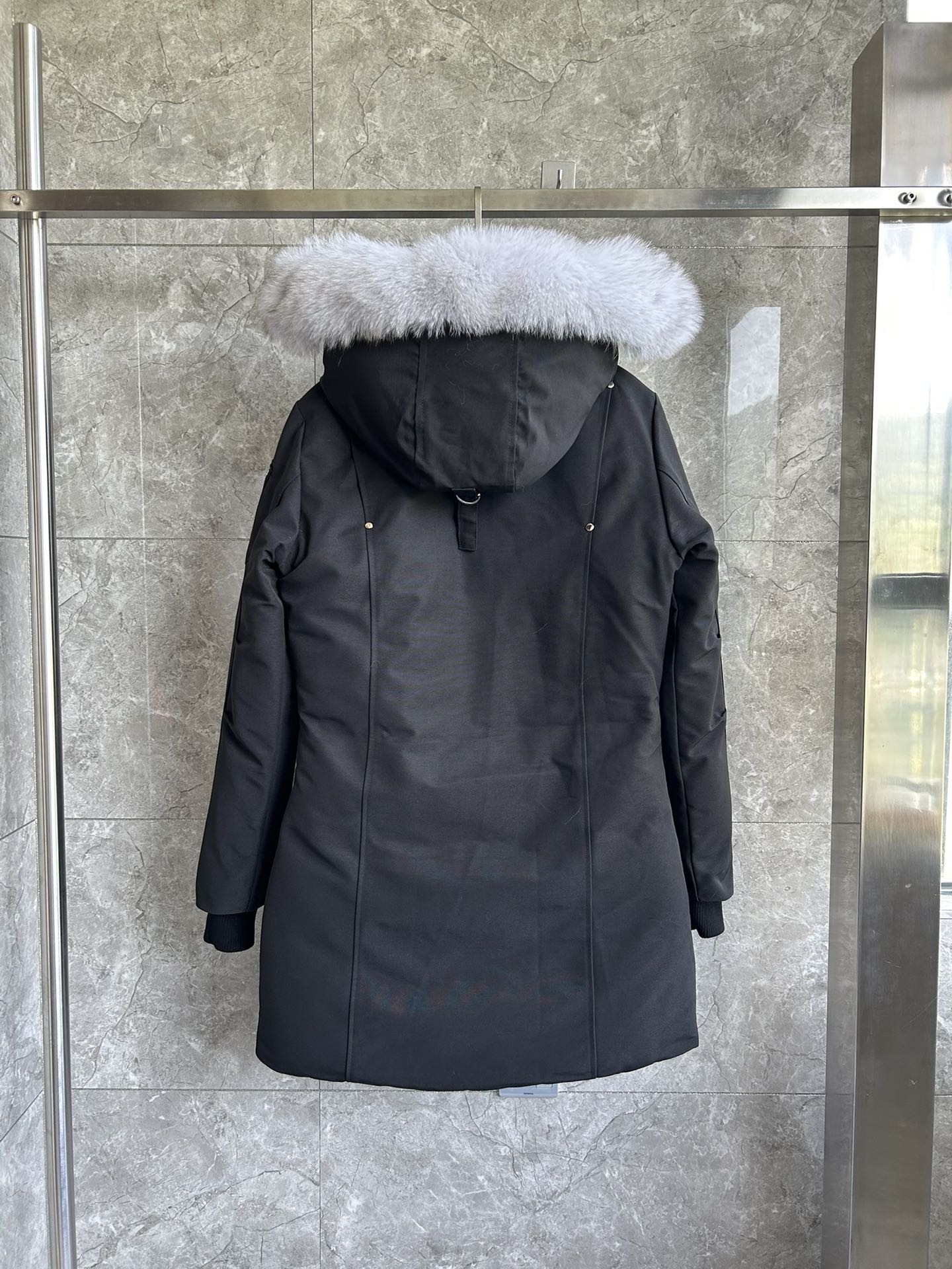 【MOOSE KNUCKLES 公式旗艦店】レディース ロングダウンジャケット ご好評に付き再入荷！-BRAND OFF