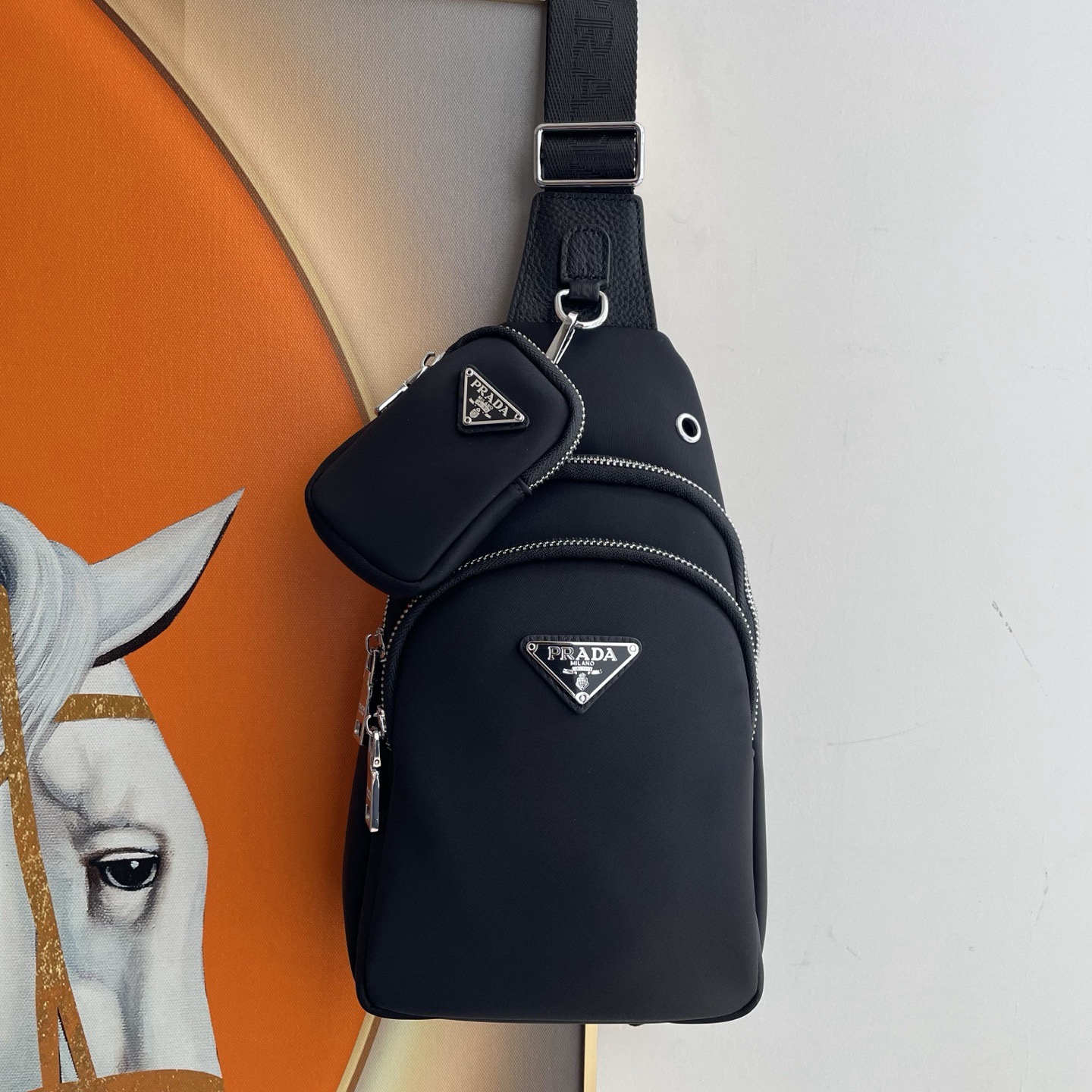 【 PRADA 公式旗艦店】プラダ 胸ポケット 当日出荷 好評に付き再入荷！27*18*7CM