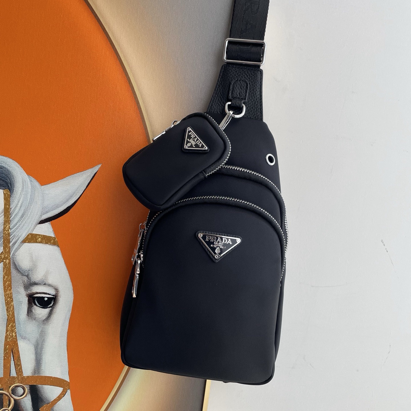 【 PRADA 公式旗艦店】プラダ 胸ポケット 当日出荷 好評に付き再入荷！27*18*7CM