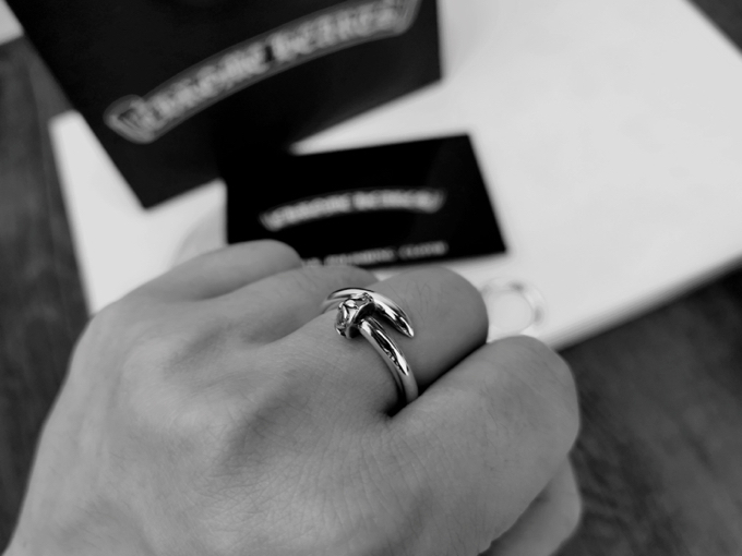 【Chrome Hearts】  男性と女性のためのクロエハートファッションパーソナリティリング-BRAND OFF
