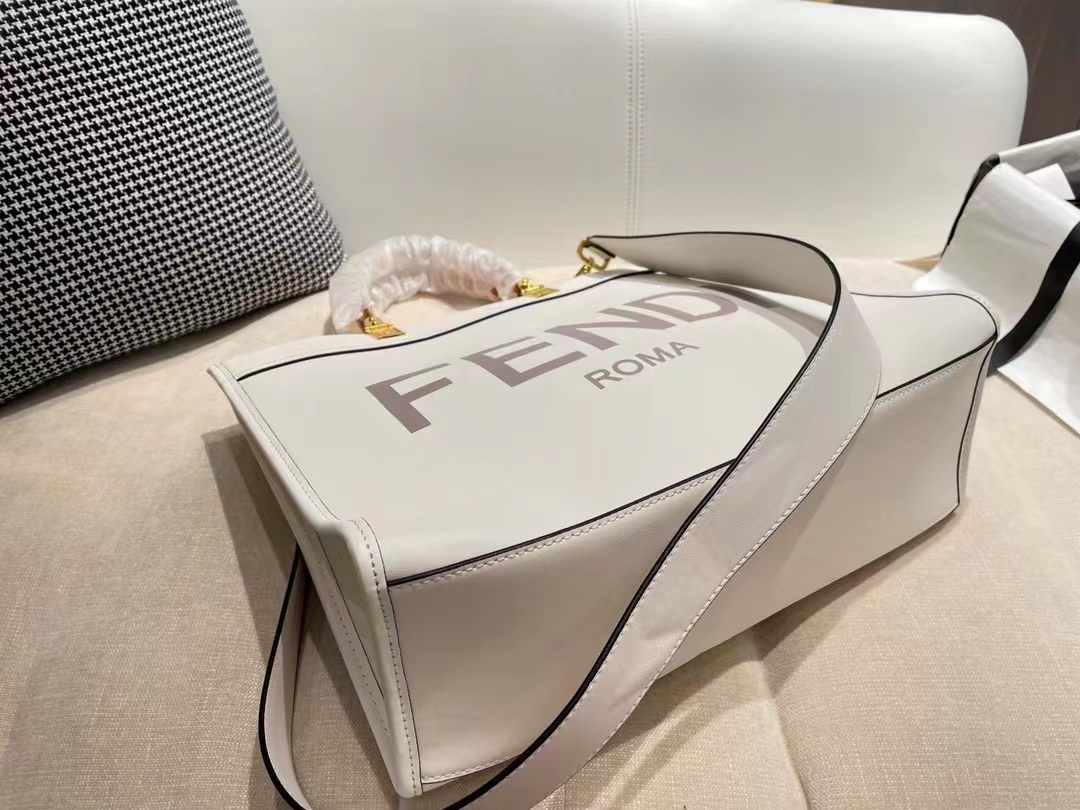 FENDI（フェンディ） ハンドバッグ 35*30 CM-BRAND OFF