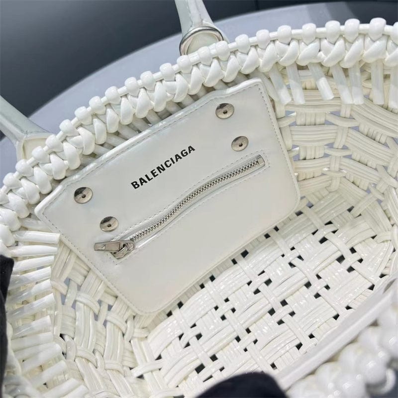 Balenciaga BISTRO XXS ストラップ付きバスケット ホワイト6780282IE3Y9000-BRAND OFF